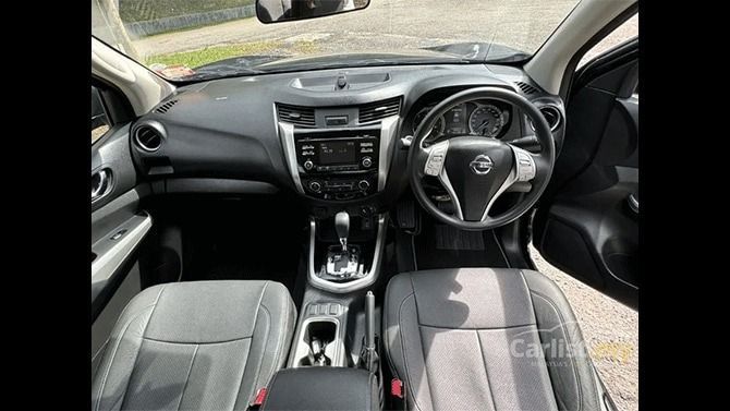 Nissan Navara Interior