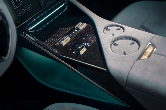 Lotus Eletre centre console