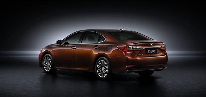 10246-2015_shanghaimotorshow_2016_lexus_es_200_005.jpg