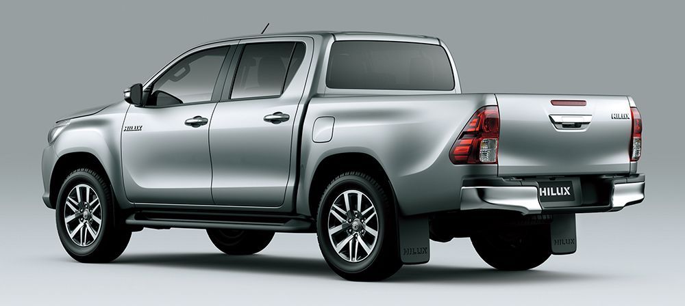 13284-2015-toyota-hilux-global-debut-in-thailand-9.jpg