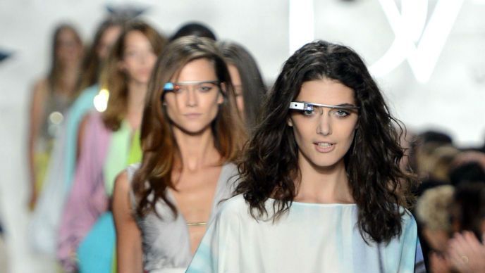 18210-google_glass_dvf.jpg