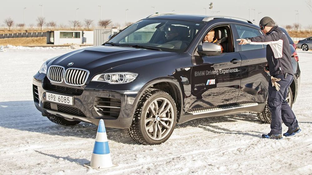 19048-bmw_driving_centre_korea_winter_8.jpg