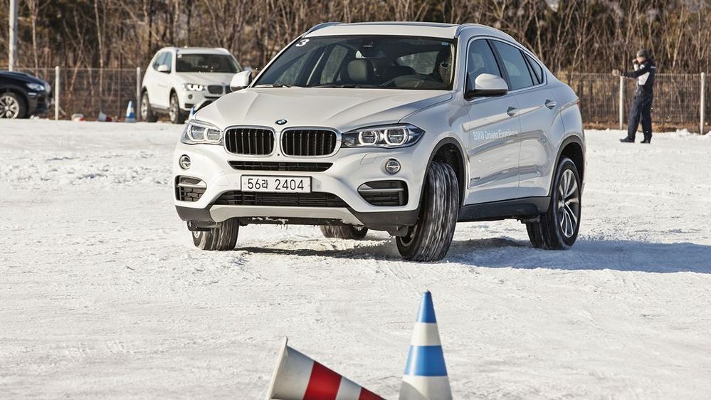 19048-bmw_driving_centre_korea_winter_9.jpg