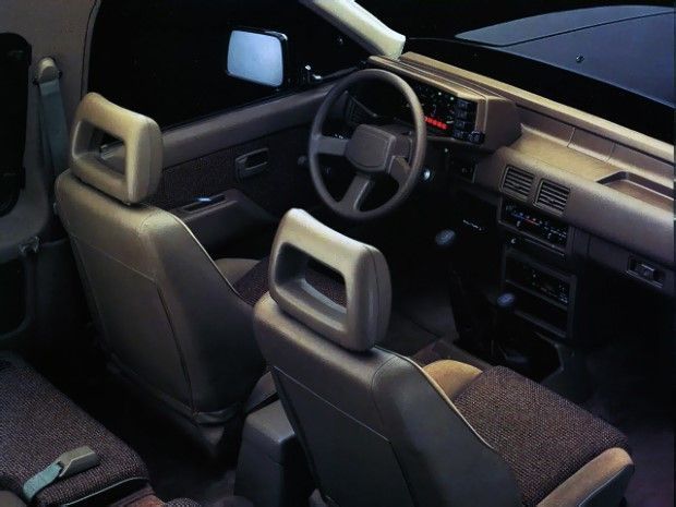 19723-rodeo_interior.jpeg