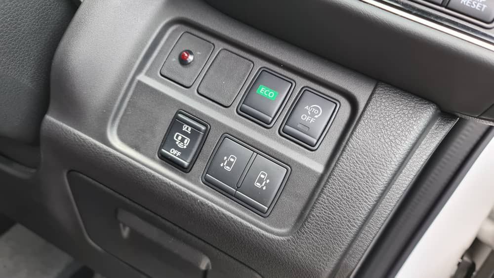 Nissan Serena J Impul Sliding Door
