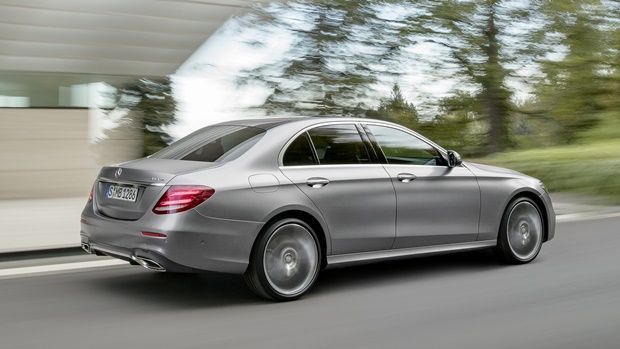 36454-2016_mercedes_benz_eclass_10.jpg