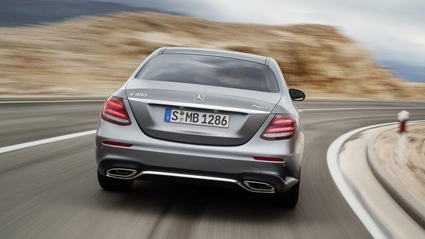 36454-2016_mercedes_benz_eclass_8.jpg