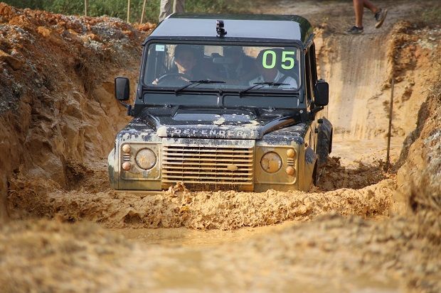 38217-land_rover_defender_event_3.jpg