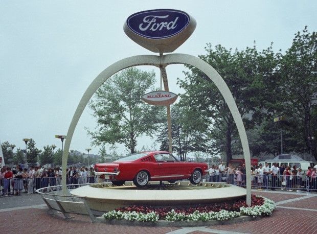 38735-1964_worlds_fair_ford_exhibit_1965_mustang_neg_cn3430-805.jpg