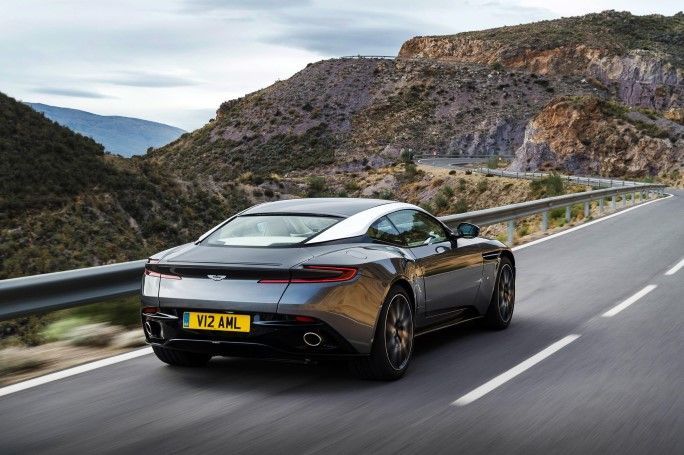 41769-1148758_aston_martin_db11_embargo_010316_1400cet_09.jpg