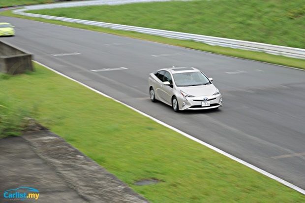 41840-toyota_prius_japan_2016_e_2_body.jpg