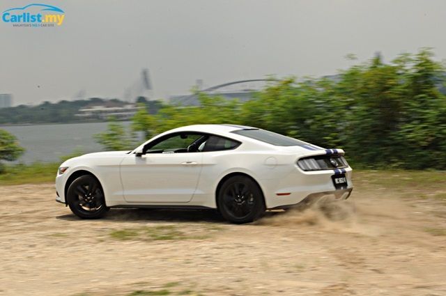 42143-body_watermarked_ford_mustang_ecoboost_18.jpg