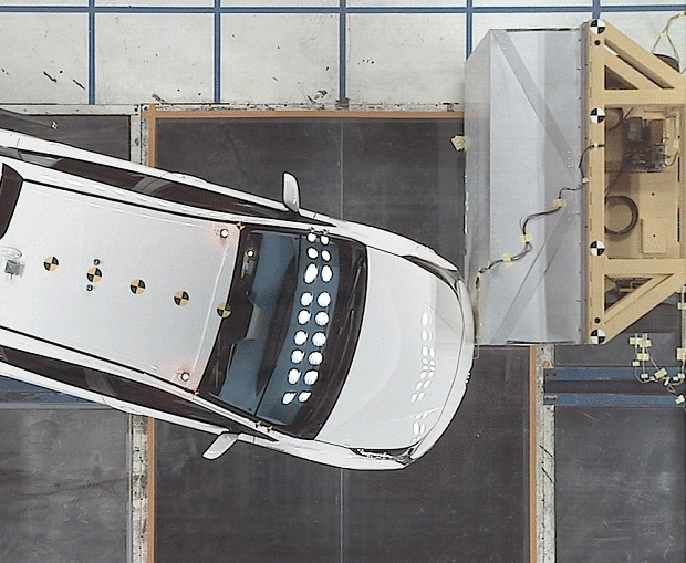 42651-toyota_higash_fuji_crash_test_above.gif