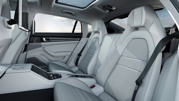 42948-high_interior_panamera_turbo_executive_2016_porsche_ag.jpg