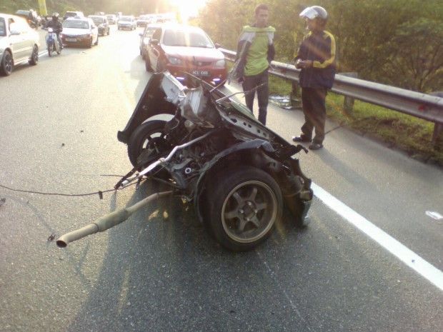 Modified Perodua Kelisa Splits To Two In Fatal Crash 