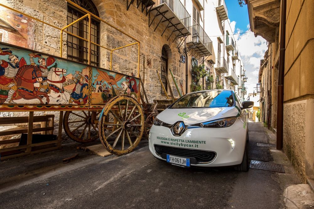 44876-the_eco_tour_di_sicilia_and_renault_zoe_help_put_italys_cultural_heritage_centre_stage_4.jpg