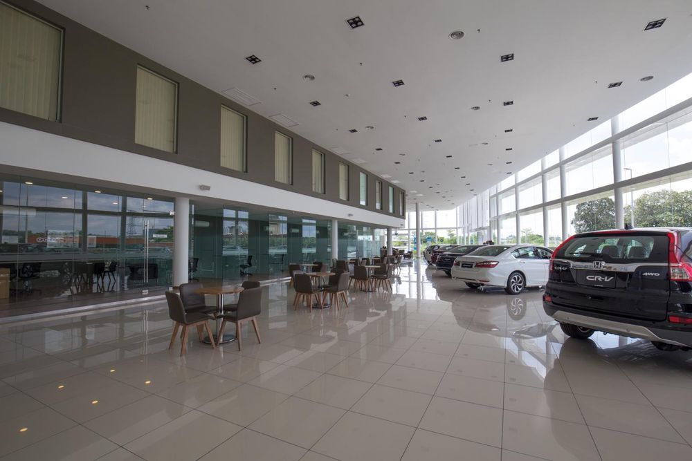 45182-03_the_spacious_showroom_of_kah_motor_honda_4s_centre_in_tebrau.jpg