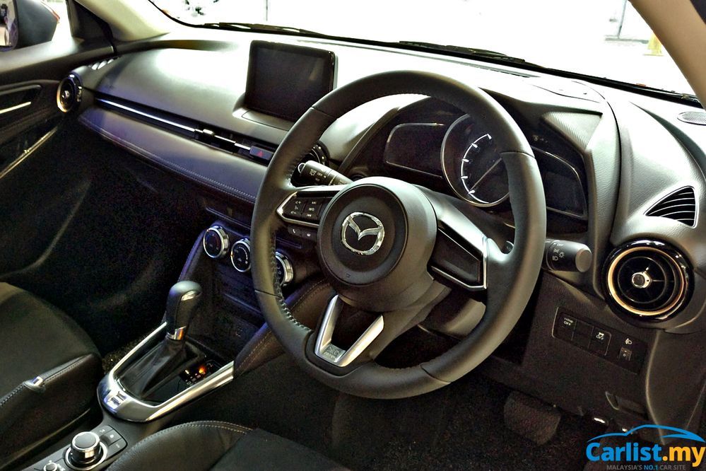 47018-2017_mazda_2_gvc_8.jpg