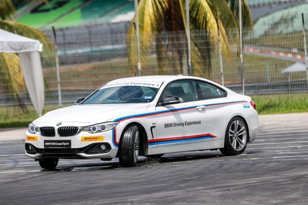 47398-bmw_intensive_driver_training_2017_7.jpg