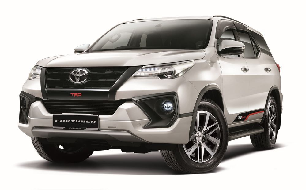 47401-fortuner_34_front.jpg