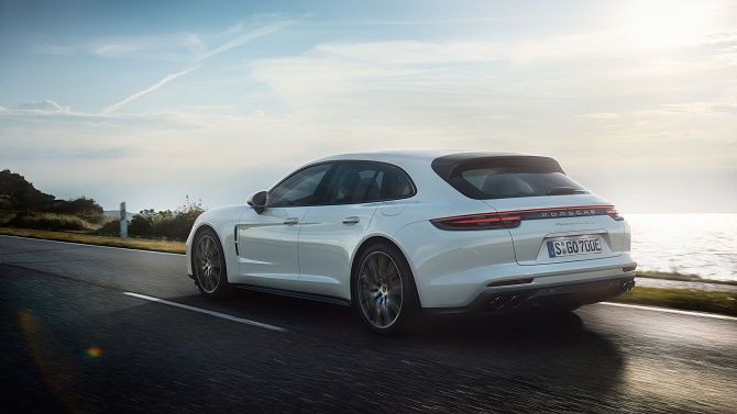 47538-panamera_turbo_s_e_hybrid_sport_turismo_9.jpg