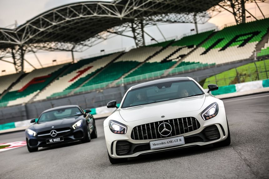 48124-gallerymercedes-amg_gt_r_3.jpg