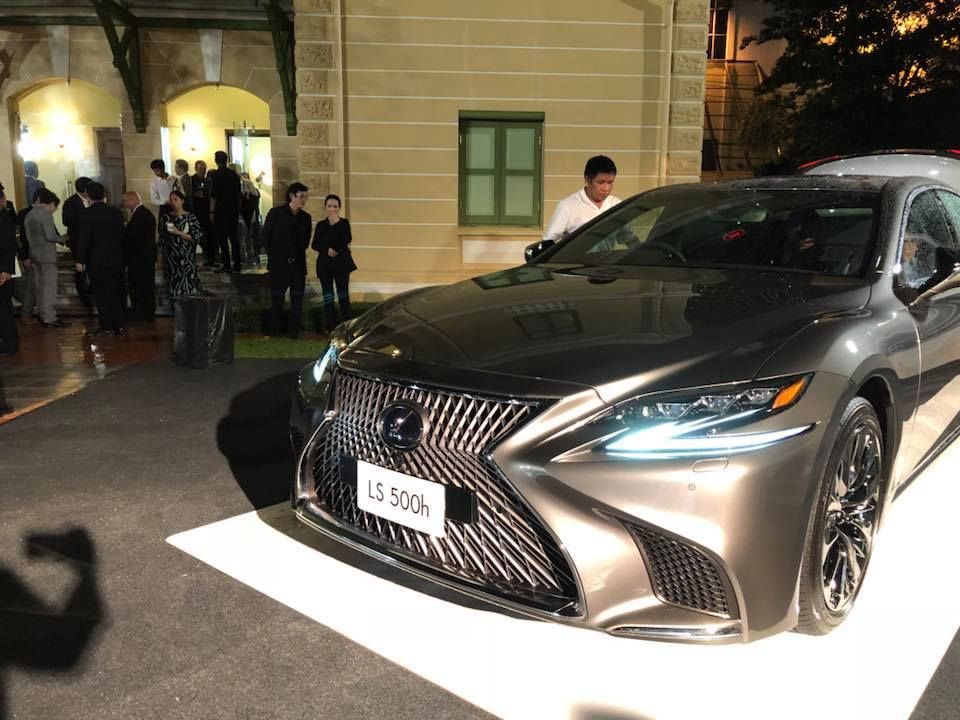 48424-2018_lexus_ls_thai_3.jpg