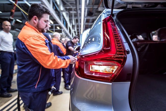 48439-volvo_xc40_production_1.jpg