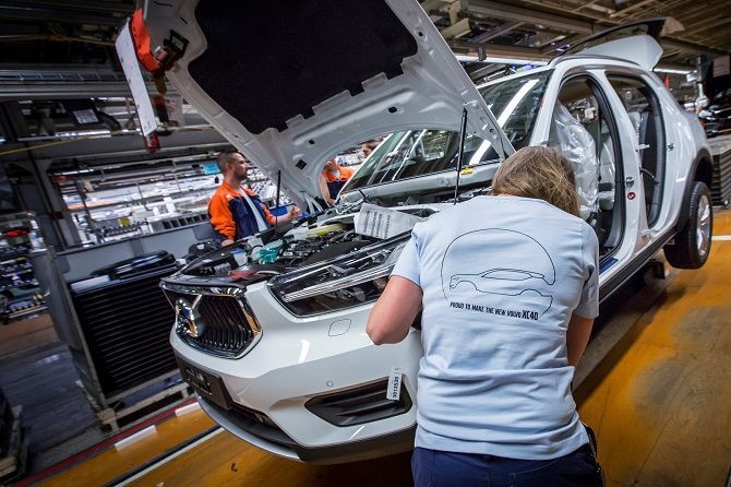 48439-volvo_xc40_production_2.jpg