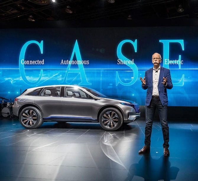 48796-07-mercedes-benz-vehicles-naias-2017-concept-eq-case-dieter-zetsche-660x602-660x602.jpg