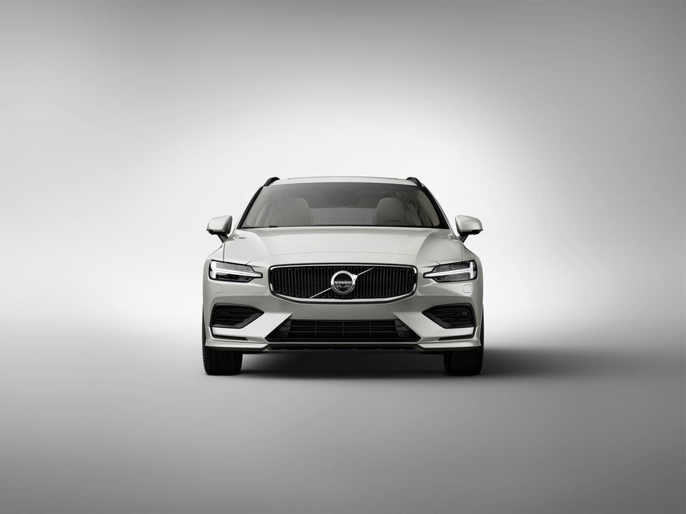 49685-223536_new_volvo_v60_exterior.jpg