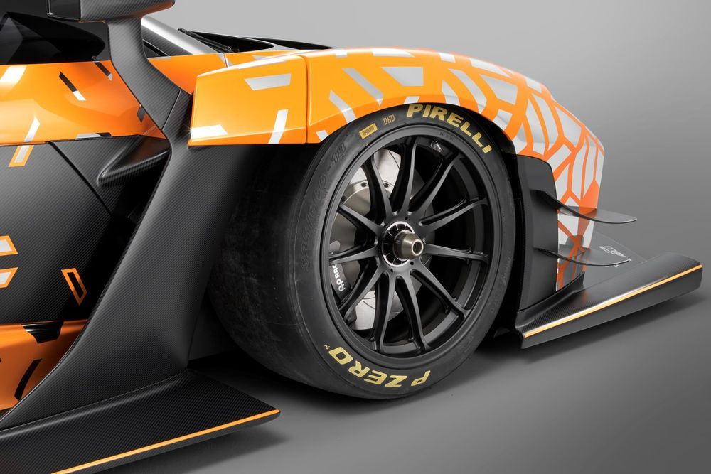 49871-mclaren_senna_gtr_concept_08.jpg