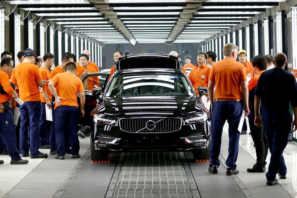 50740-the_new_volvo_s90_in_the_daqing_plant-rsz.jpg