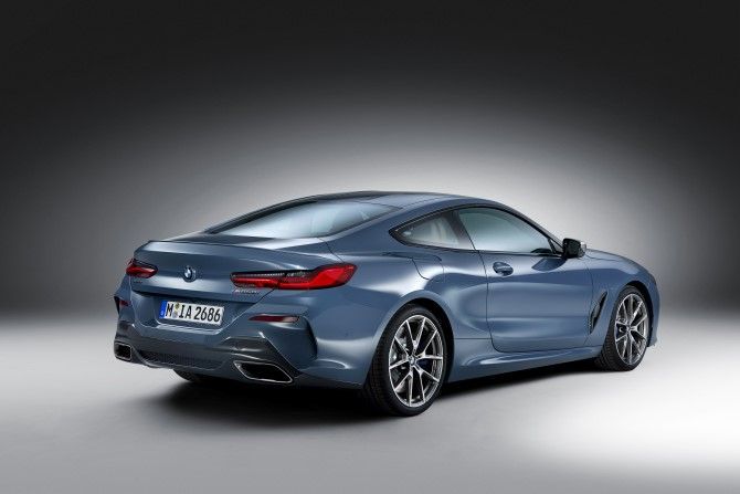 51287-p90306642_highres_the-all-new-bmw-8-se.jpg