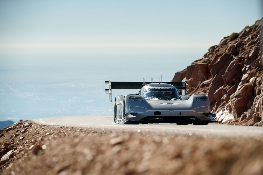 51366-romain_dumas_f_volkswagen_i.d._r_pikes_peak-large-8486.jpg