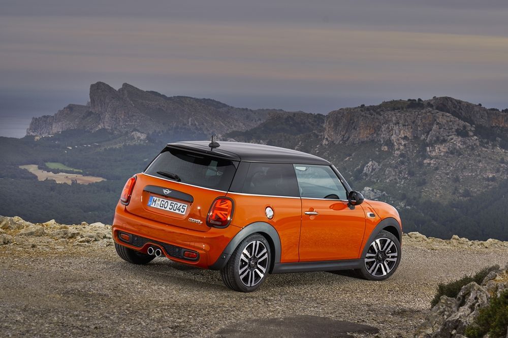 Review: New 2018 MINI Cooper S DCT- Fun Just Got Faster - Reviews ...