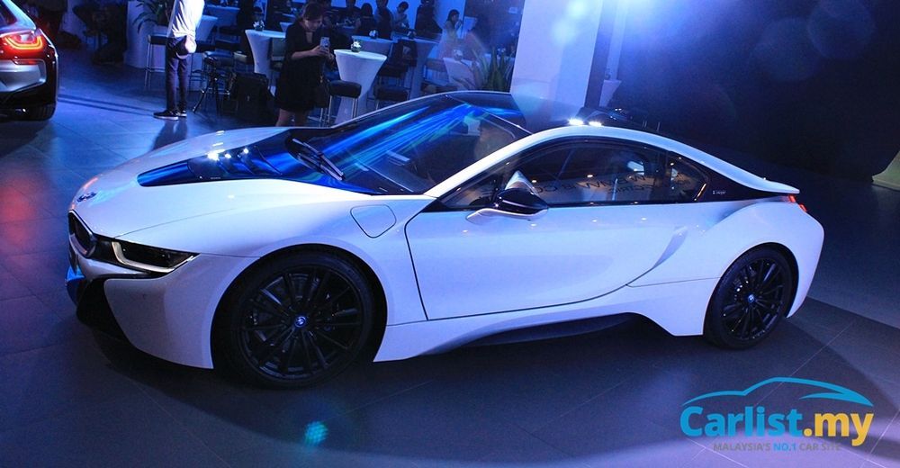 52145-bmw-i8-2018-side-white1.jpg