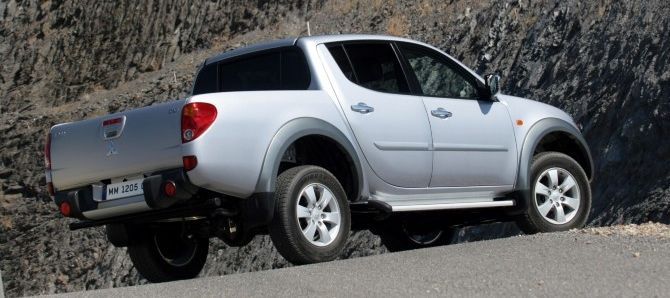 52759-autowp.ru_mitsubishi_l200_double_cab_7.jpg