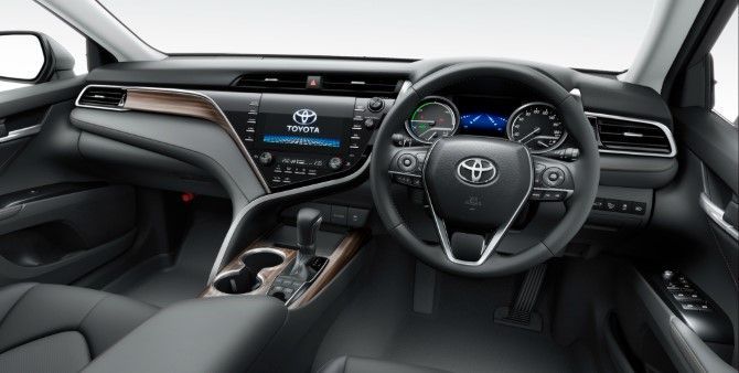 53246-toyota_camry_hybrid_19.jpg