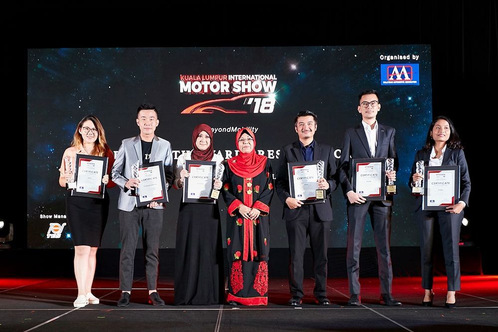 53848-klims-2018-closing-tq-dinner-booth-awards.jpg