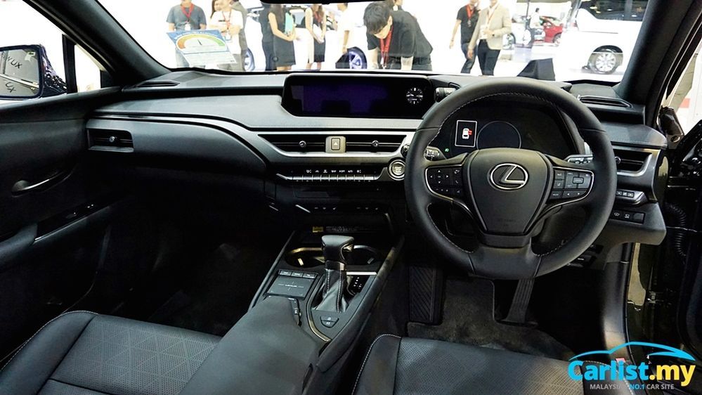 54185-lexus_ux_sg19_gal_16.jpg