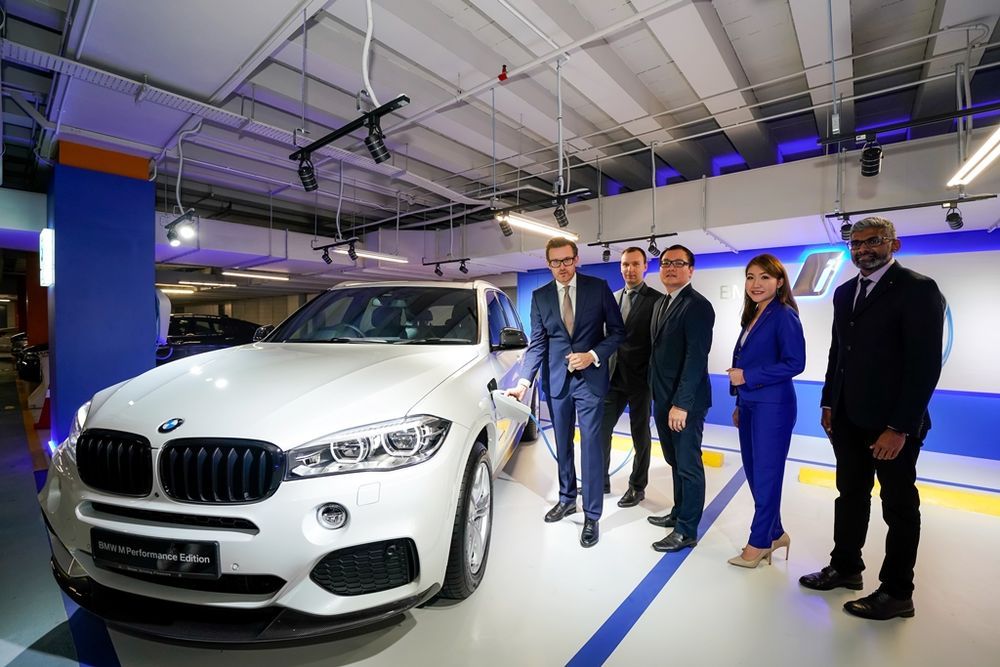 54449-bmw-malaysia-mgmt-bsc-charging-unveil.jpg