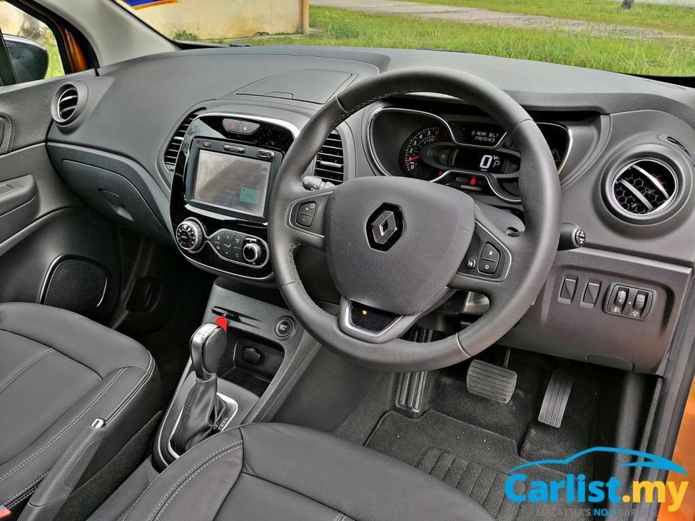 55112-renault-captur-2018-interior-test.jpg