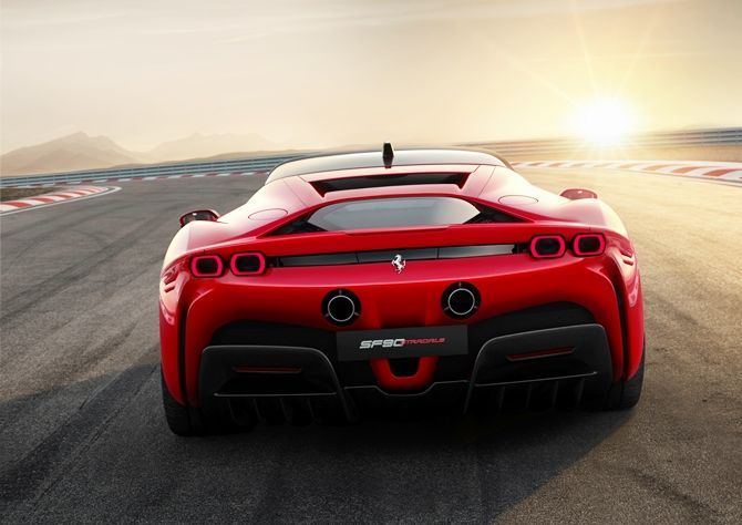 56187-ferrari_sf90_stradale_4.jpg