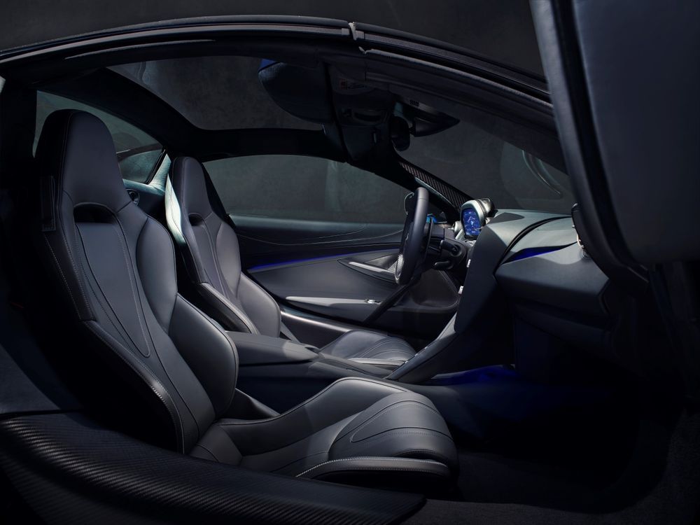 57071-720s_spider_studio_interior_closed_v1.jpg