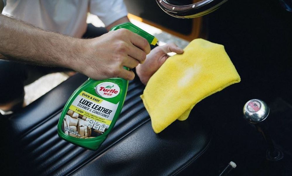 How to clean ugly car stain with Turtle Wax Upholstery Cleaner