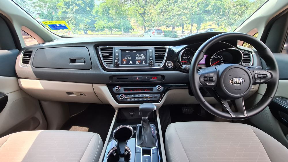 2020 Kia Grand Carnival Interior