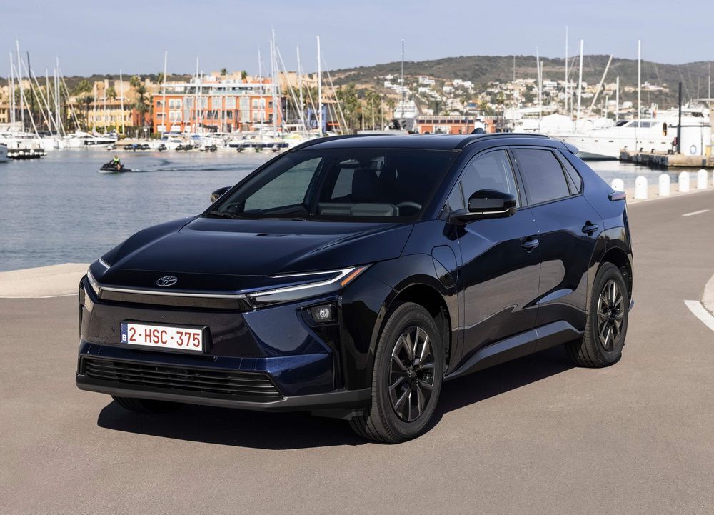 Toyota EREV ขุมพลังใหม่แห่งการขับขี่