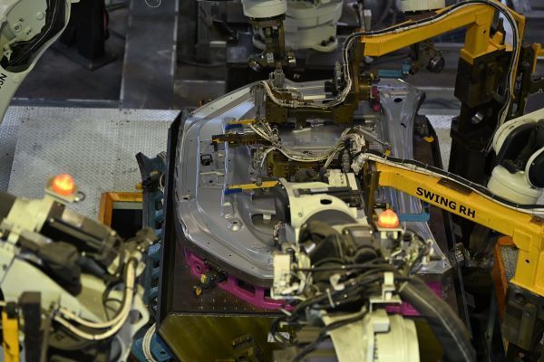 เจาะลึกอาณาจักรบ้านโพธิ์! ไลน์ผลิต Multi-Pathway ปั้น Land Cruiser FJ - Hilux Travo-e 2026 5