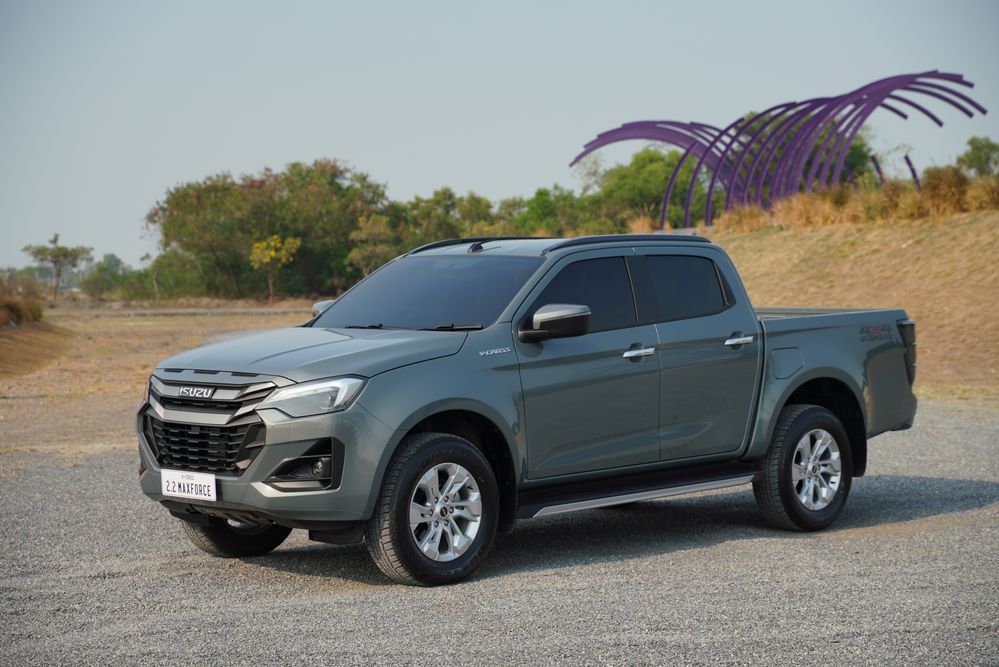 ISUZU V-CROSS 4X4 เครื่องยนต์ 2.2 Ddi MAXFORCE ด้านข้าง